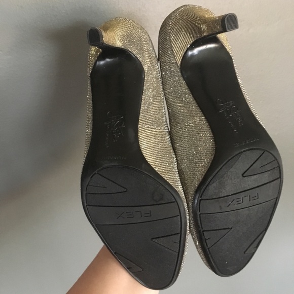 Sparkly 8.5 Heels - Picture 5 of 8